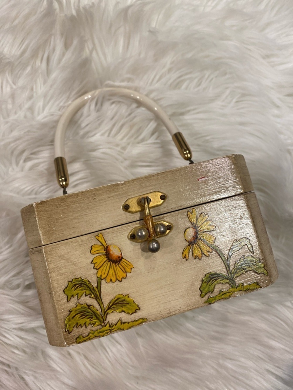 Vintage Cream Floral wooden Box Handbag with Daisy Motif - Picture 2 of 11